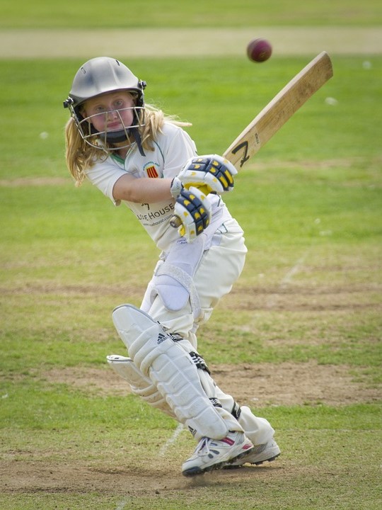 youth cricket girl -724621_960_720 AW